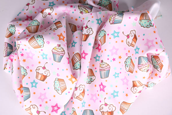 Kit de costura de sujetador y braguitas de neopreno con dulces y cupcakes.