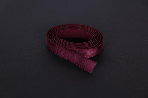 maroon strap elastic. tirante de sujetador granate