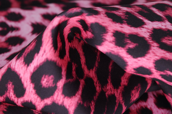 pink leopard scuba fabric. Tela de neopreno rosa leopardo