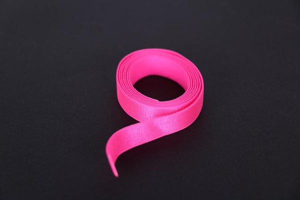 neon pink strap elastic. tirante de sujetador rosa flúor neón